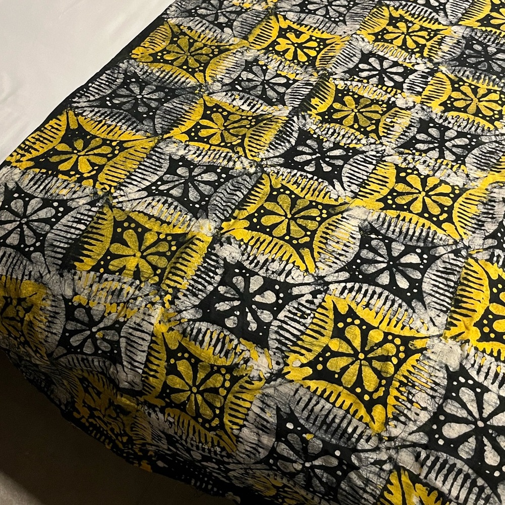 West African batik fabric black yellow white print on lightweight cotton voile - Picture 8 of 10